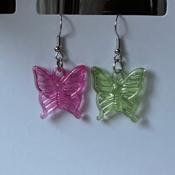 Handmade clear butterfly earrings 🦋 - Picture 1 of 2